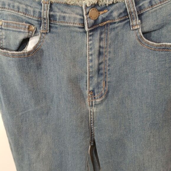Bebe Wide Leg Frayed Stretch Jeans - Picture 9 of 11